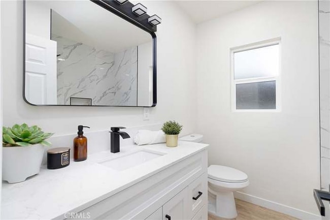 Foto del edificio - 15994 Sequoia Ave