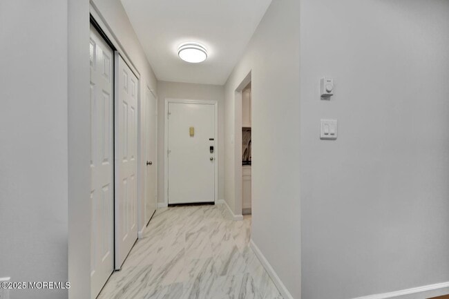 Building Photo - 177 Amberly Dr