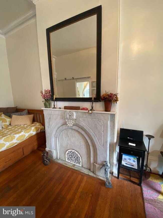 Building Photo - 233 S 20th St