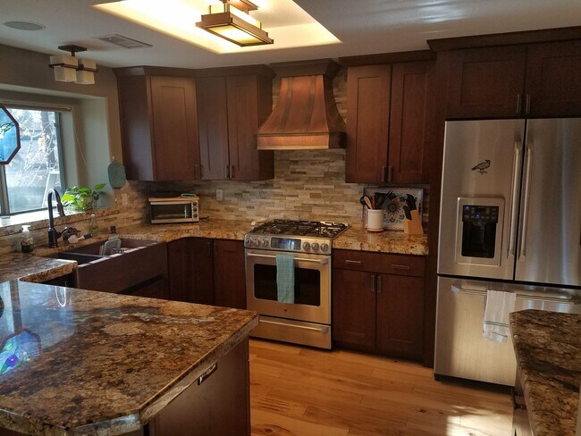 Building Photo - Beautiful Boulder Pointe Home! 3bd / 2ba +...