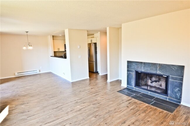 Building Photo - 1315 S Puget Dr