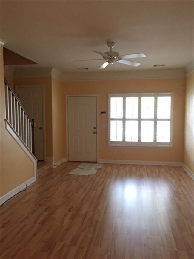 Foto del edificio - Charming townhome near Percy Priest Lake