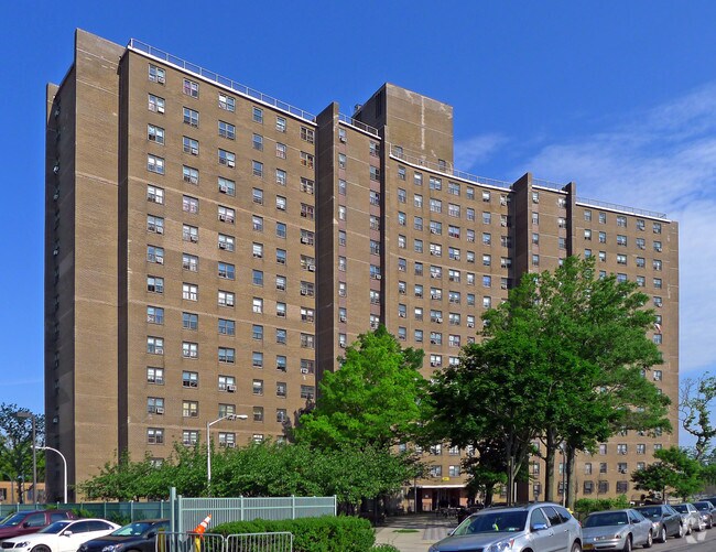 Carey Gardens Apartments Brooklyn, NY