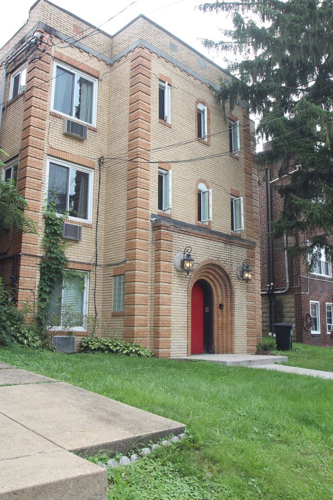 1524 McFarland Rd, Pittsburgh, PA 15216 Apartment for Rent in
