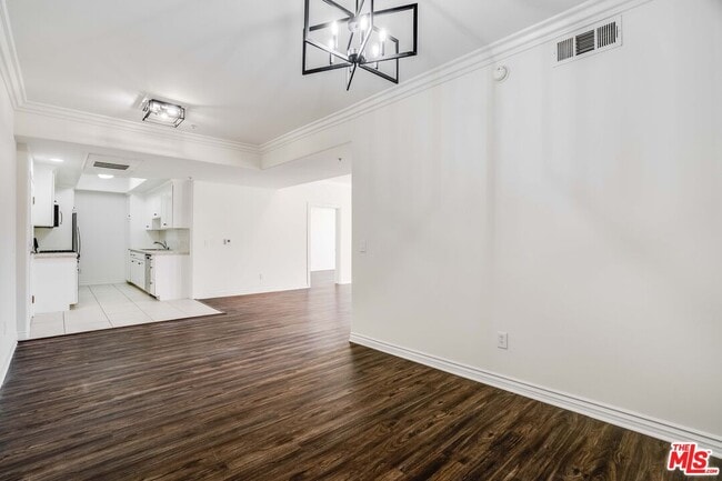 Foto del edificio - 3328 Oakhurst Ave