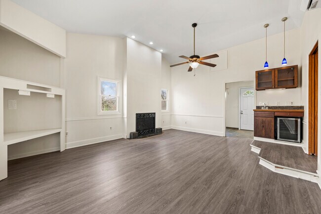 Foto del edificio - Dolly's