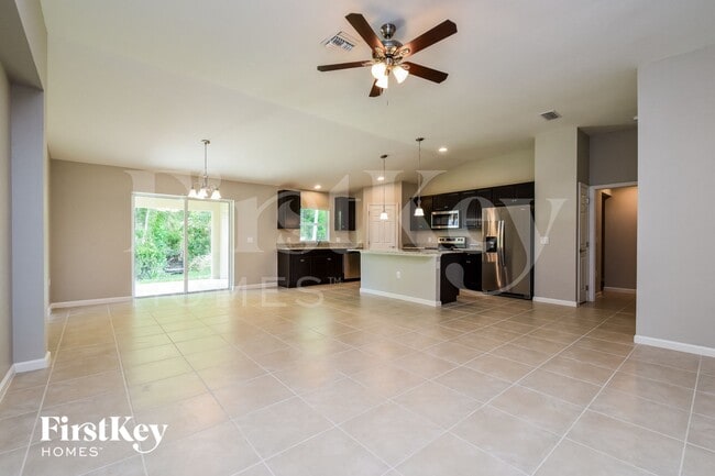 Foto del edificio - 8287 Robin Rd