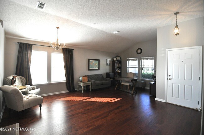 Foto del edificio - 12233 Heronsford Ln