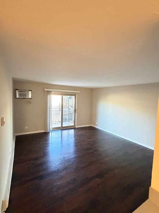Foto del edificio - 7432 Washington St