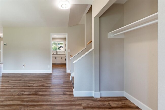 Building Photo - Beautiful Newly Remodeled 3-Bedroom Home i...