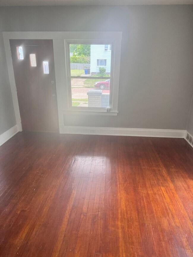 Foto del edificio - 1264 E 168th St