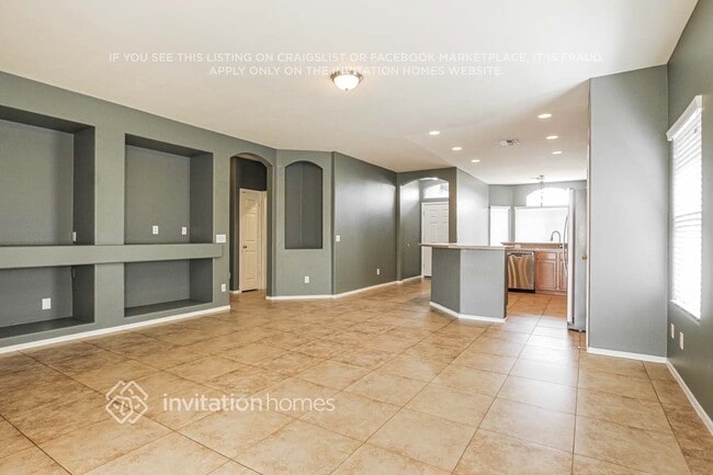 Building Photo - 14611 W Acapulco Ln