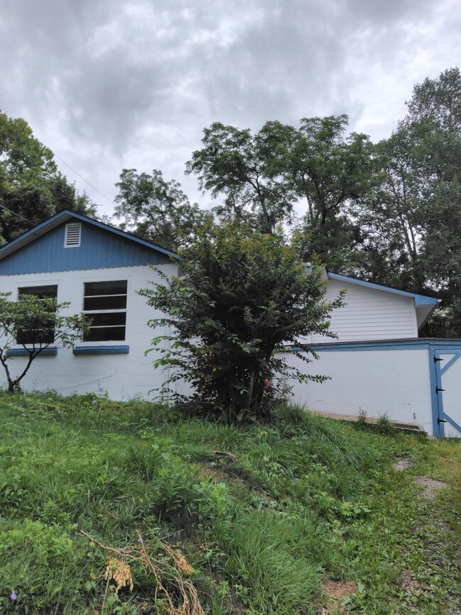 Building Photo - 513 Henry Haynes Rd