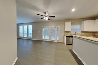 Building Photo - 131 Lissa Ln