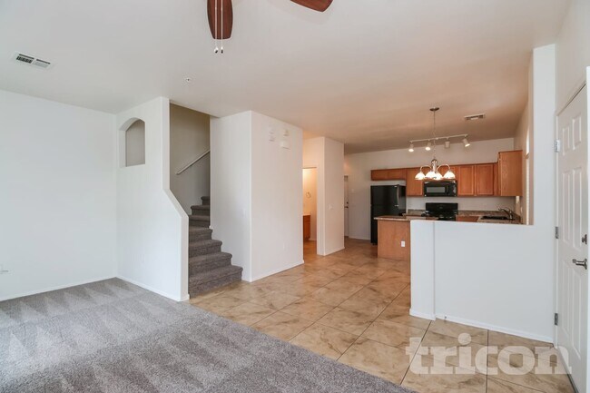 Foto del edificio - 1350 S Greenfield Rd