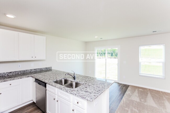 Building Photo - 404 Misty Knoll DR