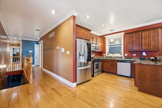 Foto del edificio - 641 E 50th St