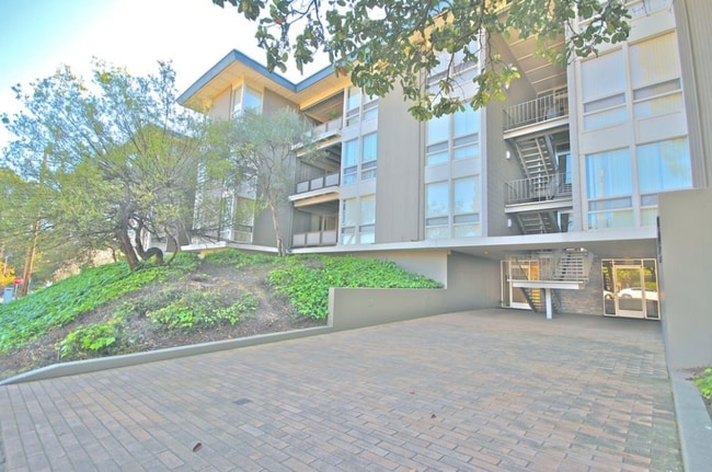 Building Photo - 2101 Carlmont Dr