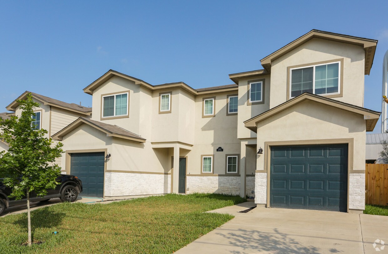 Foto principal - 11107 Belair Dr