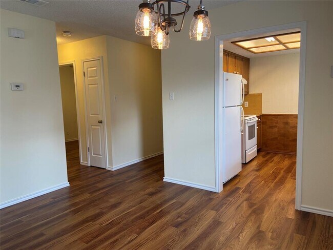 Foto del edificio - 12800 Old San Antonio Rd