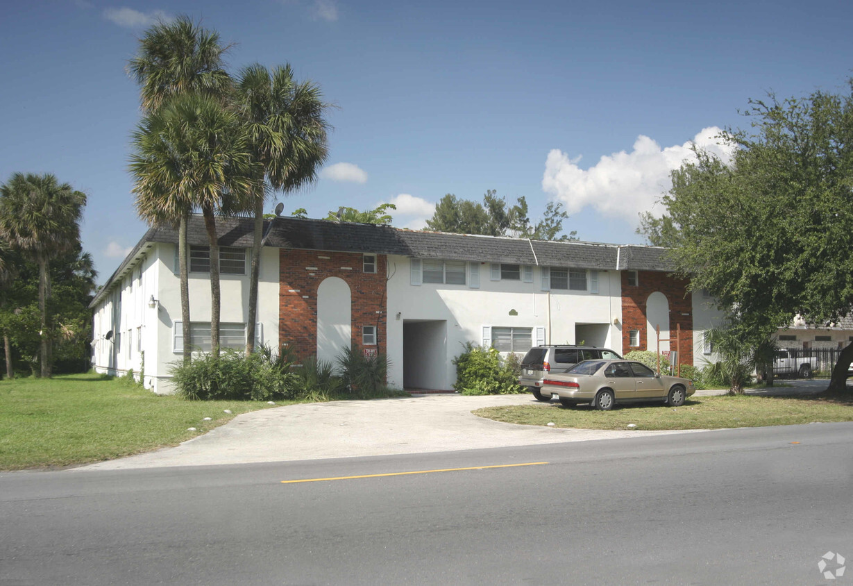 Foto del edificio - 15700 NW 2nd Ave