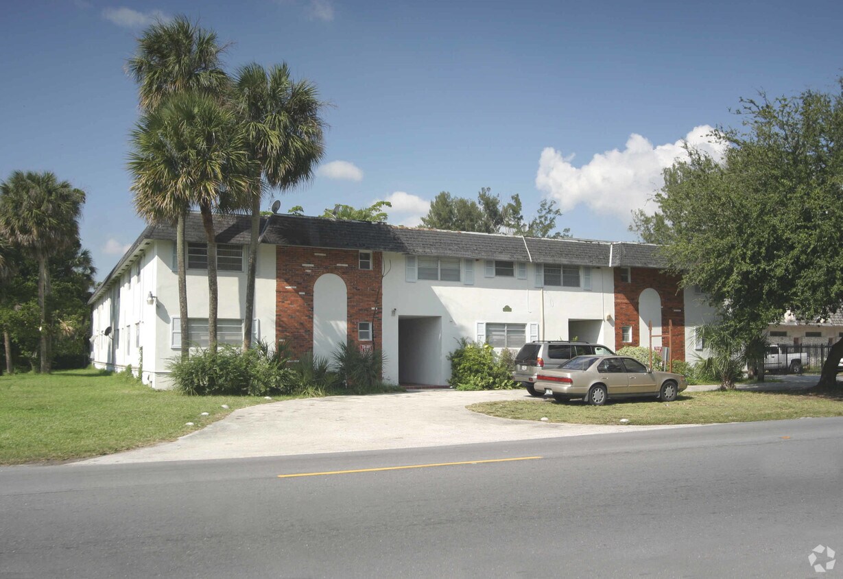 Foto del edificio - Camelot Apartments