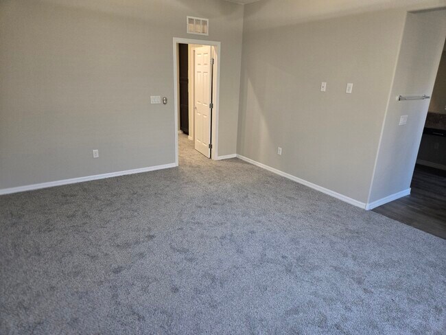 Building Photo - 11344 Belmont Lake Dr