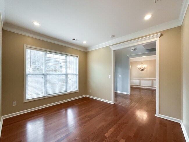 Photo - 3021 Gloxinia Rd House