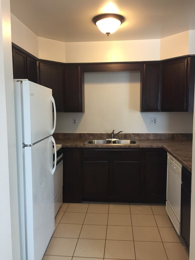 Foto del edificio - 4329 Centennial Ct