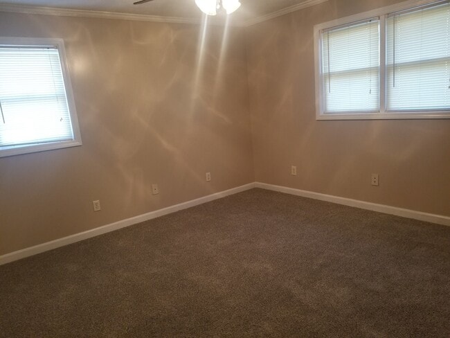 Foto del edificio - 206 Webb Rd