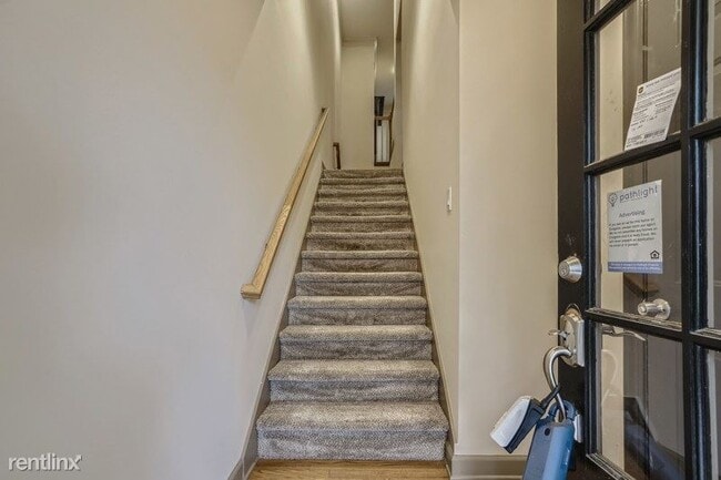 Building Photo - 3 br, 3 bath House - 572 Vinings Estates D...