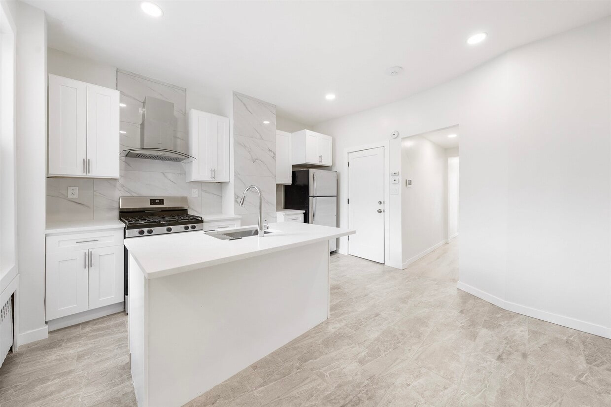 Foto principal - 600 67th St