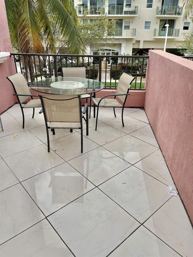 Foto del edificio - 3213 NE 5th St