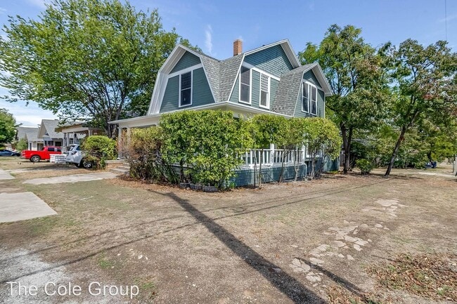 Building Photo - 3 br, 2 bath House - 1329 Hurley Ave