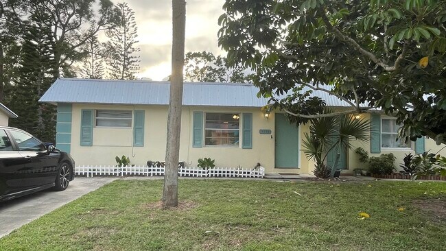 Building Photo - 1515 41st Ave