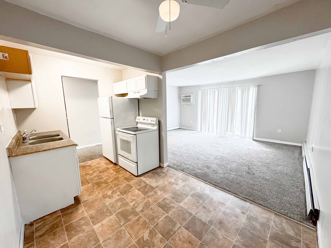 Primary Photo - Fenkell Apartments