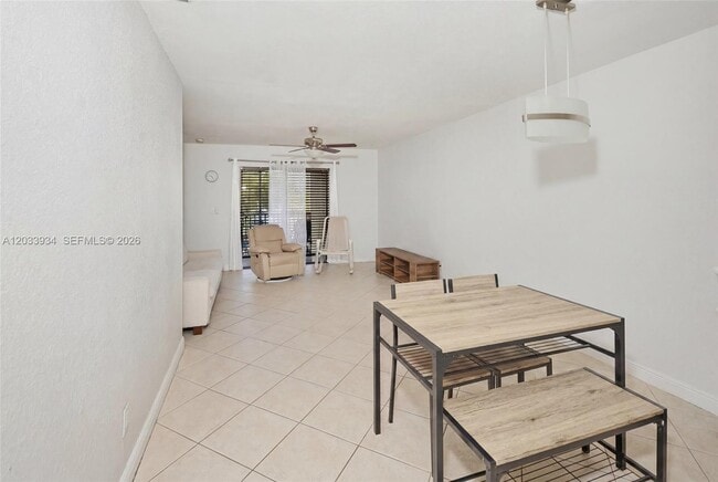 Building Photo - 940 NW 104th Ave