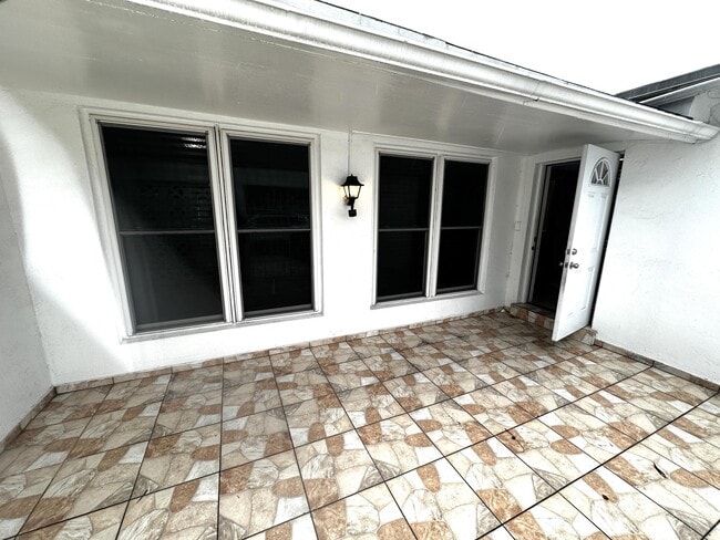 Foto del edificio - 7725 Grandview Blvd