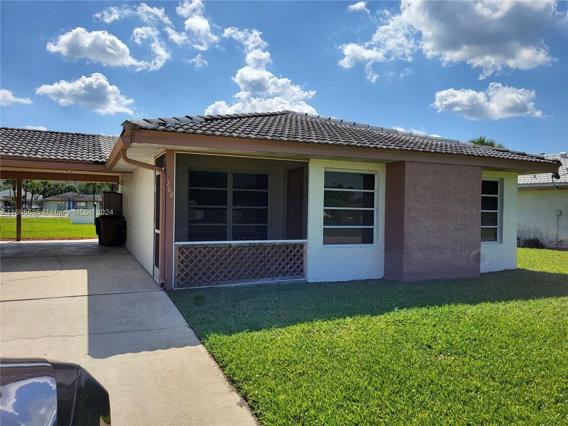 Foto principal - 208 Oakmont Pkwy