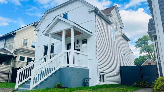 Foto del edificio - 4107 W Addison St