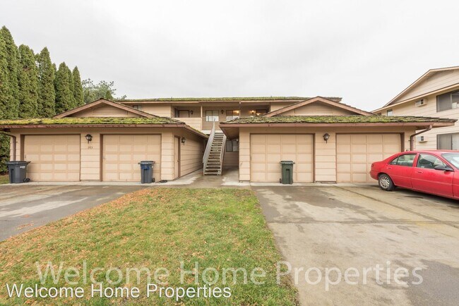 Building Photo - 253 NE Damson Ave
