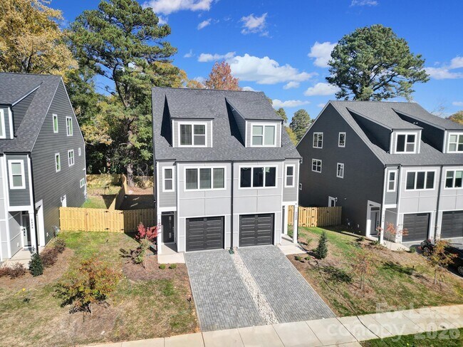 Foto del edificio - 2432 Arty Ave