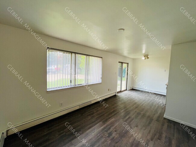 Foto del edificio - 1630 N Pontiac Trail