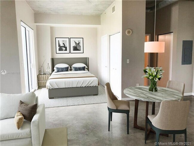 Foto del edificio - 10 SW South River Dr