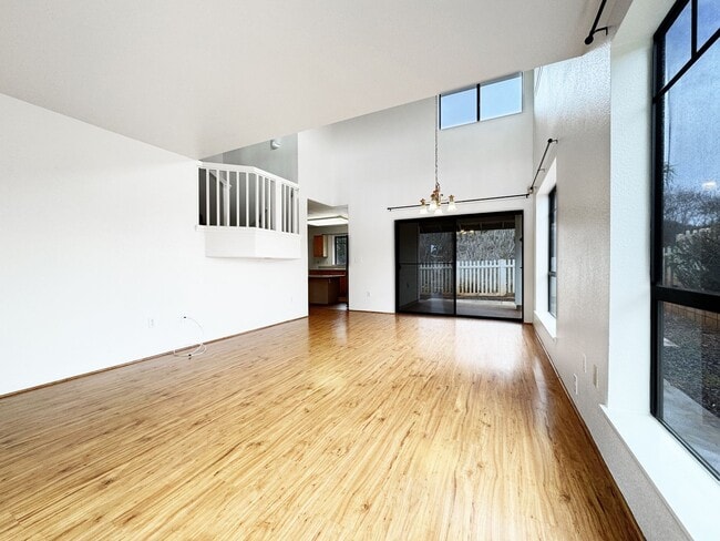 Building Photo - Centrally located Waipahu Single Family Home!