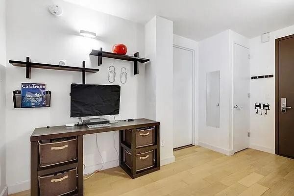 Building Photo - 333 Rector Pl