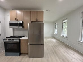 Building Photo - 2301 N Leavitt St Building Photo - 2301 N Leavitt St