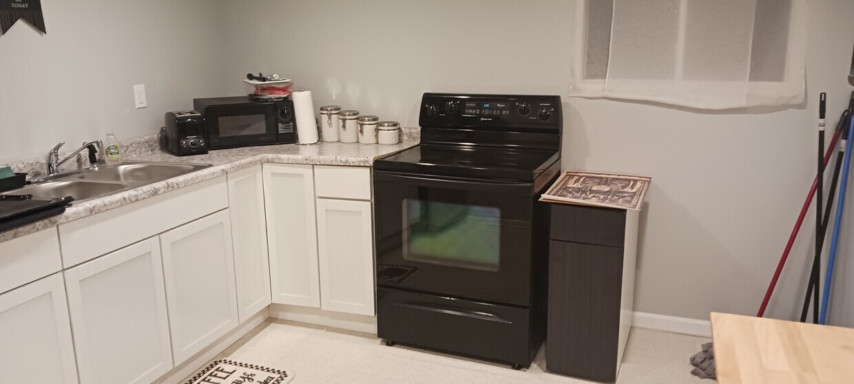Foto principal - 1301 W 73rd St