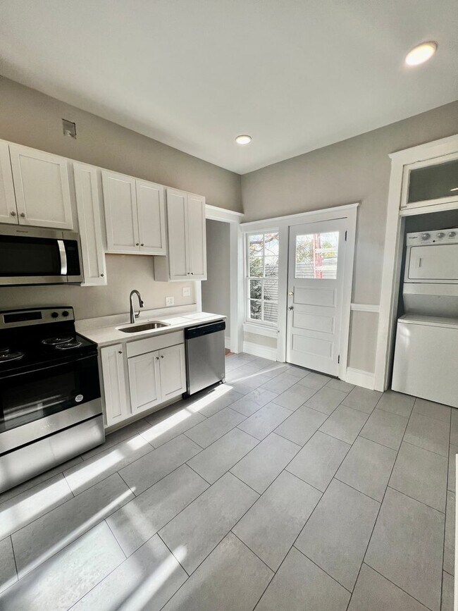 Foto del edificio - 2801-2803 E Marshall Street