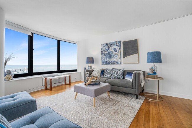 Foto del edificio - 155 N Harbor Dr